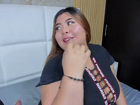 Snapshot of TiffanyMonrowHL chatting on 03/31/26, 01:22 TiffanyMonrowHL online show from 03/31/26, 01:22