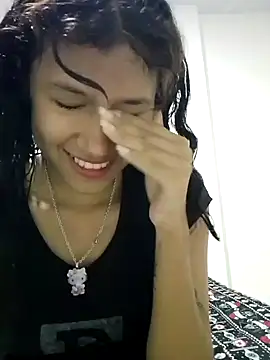 Yi Uzi online show from 05/15/26, 11:23