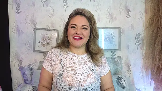 Natashablade   online show from 05/13/26, 11:40