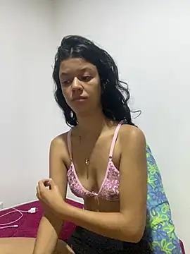 Nia Roswell online show from 03/31/26, 10:04