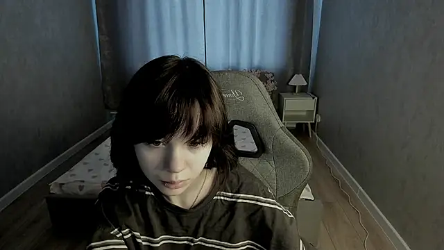 Snapshot of Loly_Cuttie chatting on 05/23/26, 01:11 Loly Cuttie online show from 05/23/26, 01:11