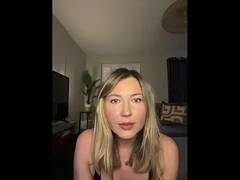 WhereisAlice online show from 04/16/26, 07:14