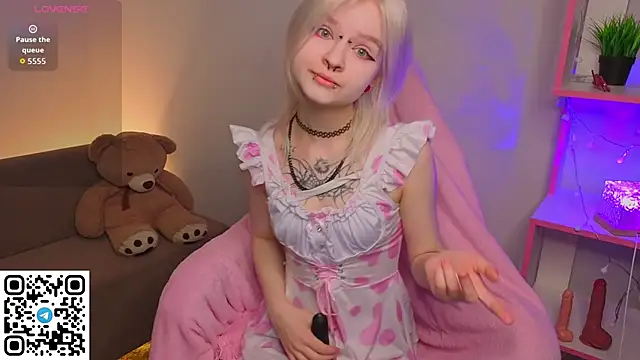 Mary Wester online show from 04/21/26, 01:07