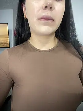 Snapshot of Cami_olarte chatting on 06/23/26, 08:18 Cami olarte online show from 06/23/26, 08:18