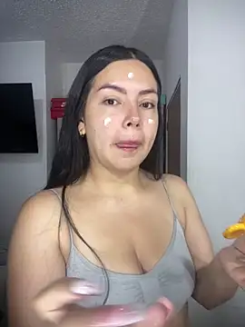 Snapshot of Cami_olarte chatting on 06/28/26, 01:17 Cami olarte online show from 06/28/26, 01:17