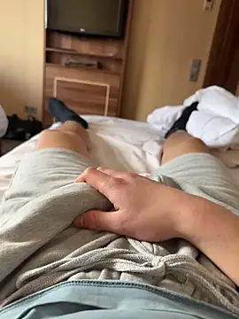 Snapshot of justin2787 chatting on 03/26/26, 04:23 justin2787 online show from 03/26/26, 04:23