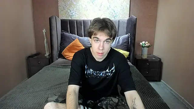 Snapshot of DaveBevy chatting on 06/19/26, 07:39 DaveBevy online show from 06/19/26, 07:39