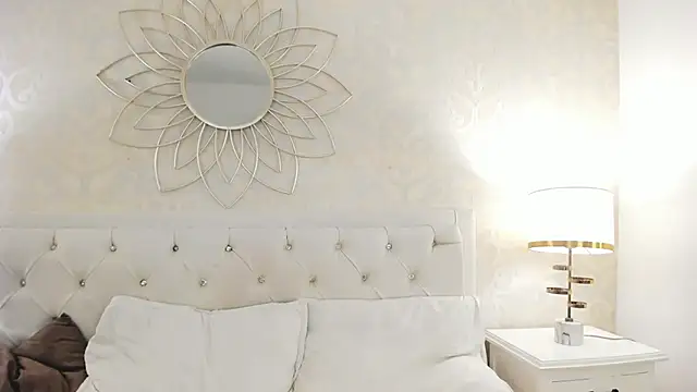 Julietta    online show from 04/29/26, 05:30