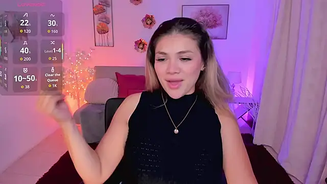 Snapshot of Sofia_Velvetx chatting on 05/30/26, 10:29 Sofia Velvetx online show from 05/30/26, 10:29
