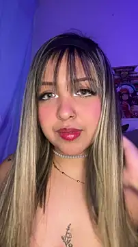 NinaValencia  online show from 03/28/26, 07:57