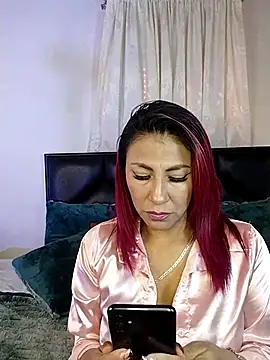 Snapshot of tatianabelli chatting on 04/29/26, 06:03 tatianabelli online show from 04/29/26, 06:03