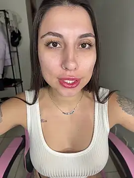 Carolzinhalux69 online show from 06/26/26, 12:04