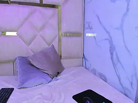 LunaaCastillo online show from 04/06/26, 11:27