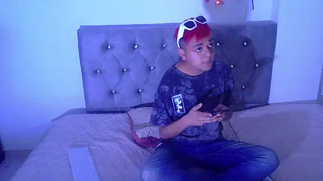 Snapshot of Sebas_lovesexy chatting on 03/27/26, 02:06 Sebas lovesexy online show from 03/27/26, 02:06