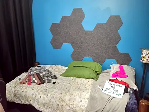 MachoPutito online show from 12/18/25, 03:23