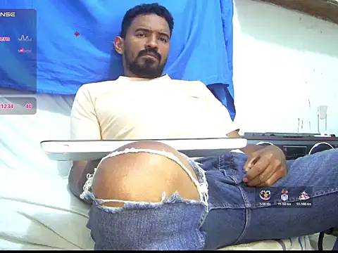 Snapshot of Max_velvet chatting on 04/03/26, 04:43 Max velvet online show from 04/03/26, 04:43