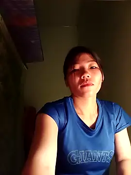 -Quyny- online show from 04/14/26, 07:31