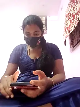 Snapshot of tamilratchasii chatting on 04/08/26, 04:40 tamilratchasii online show from 04/08/26, 04:40