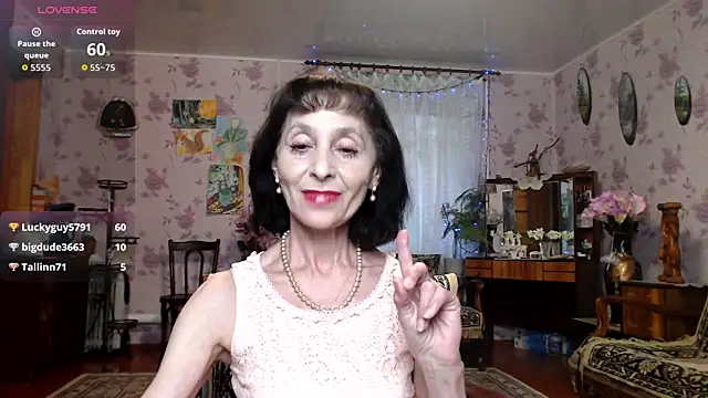 Snapshot of Shooting-Star- chatting on 04/19/26, 02:38 Shooting-Star- online show from 04/19/26, 02:38