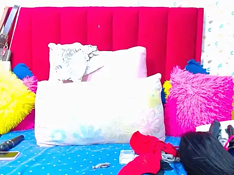 Cherrybootyofjoy86 online show from 06/18/26, 08:25
