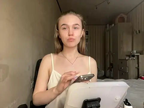 melissashineeee online show from 04/06/26, 09:10