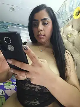 Snapshot of val_eria chatting on 06/08/26, 01:28 val eria online show from 06/08/26, 01:28