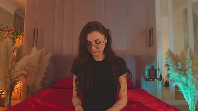 AmeliaKlark  online show from 04/08/26, 01:49