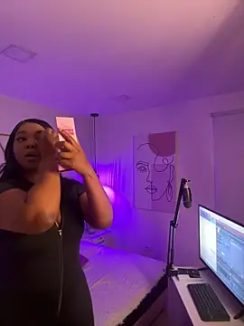 madisoncurt  online show from 05/13/26, 11:18