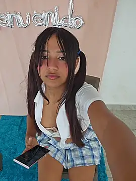 Snapshot of Pretty_karol chatting on 04/28/26, 02:00 Pretty karol online show from 04/28/26, 02:00