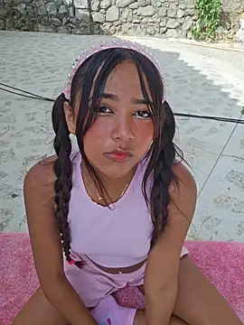Snapshot of Pretty_karol chatting on 05/23/26, 01:48 Pretty karol online show from 05/23/26, 01:48