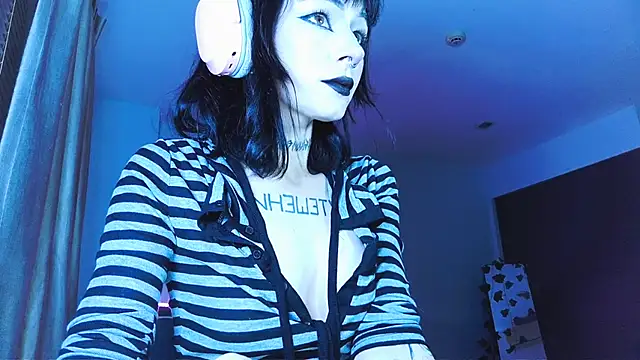 H3xD0ll online show from 04/03/26, 11:14