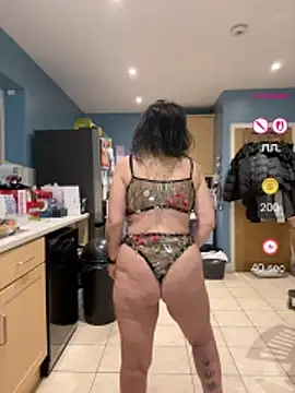 Snapshot of IvyBelleMilf chatting on 05/19/26, 09:10 IvyBelleMilf online show from 05/19/26, 09:10
