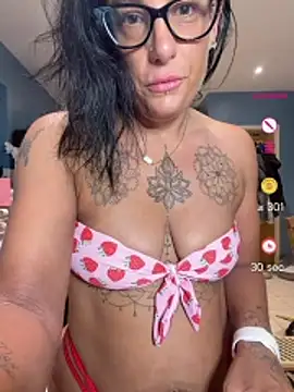 Snapshot of IvyBelleMilf chatting on 07/12/26, 03:41 IvyBelleMilf online show from 07/12/26, 03:41