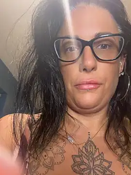 Snapshot of IvyBelleMilf chatting on 07/15/26, 01:44 IvyBelleMilf online show from 07/15/26, 01:44
