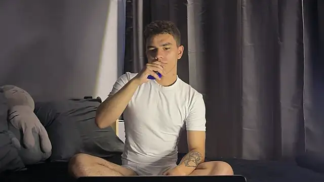 MaxWoolf online show from 07/08/26, 01:48