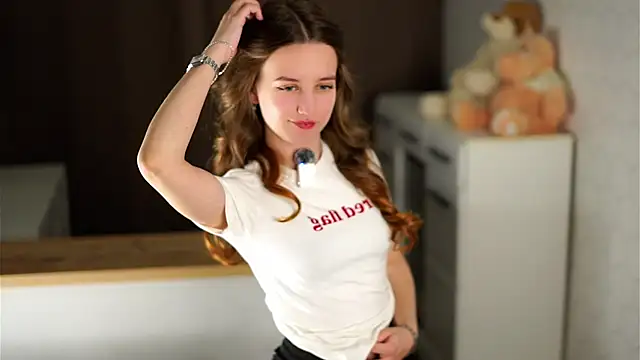 Snapshot of sinfulThea chatting on 04/04/26, 11:29 sinfulThea online show from 04/04/26, 11:29