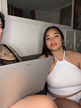 lunaa love online show from 05/17/26, 11:56