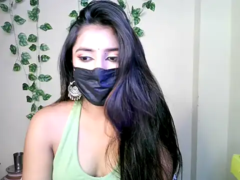 Snapshot of NANCY_OBEROYE chatting on 05/27/26, 08:11 NANCY OBEROYE online show from 05/27/26, 08:11