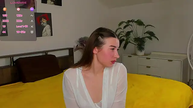 Snapshot of Nikki_Hearts_ chatting on 04/07/26, 06:30 Nikki Hearts online show from 04/07/26, 06:30