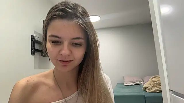 Snapshot of Peachy_keens chatting on 04/19/26, 06:10 Peachy keens online show from 04/19/26, 06:10