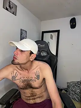 Snapshot of Lherzamxx chatting on 03/29/26, 04:23 Lherzamxx online show from 03/29/26, 04:23