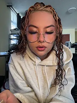 Amber-fire online show from 05/26/26, 06:37