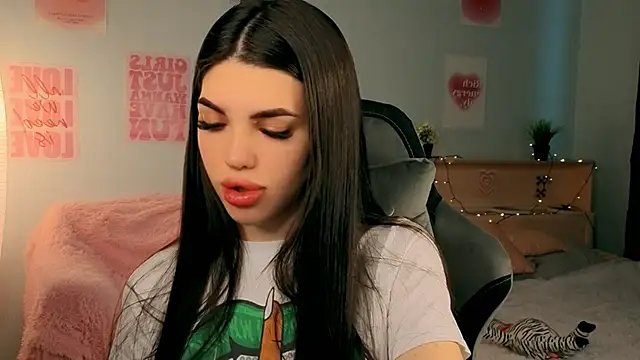 molly rettyy online show from 04/26/26, 03:48