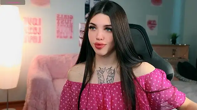 molly rettyy online show from 05/20/26, 04:18