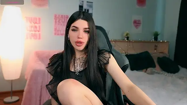 molly rettyy online show from 06/05/26, 04:52