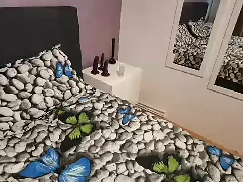Snapshot of Andrada_Andi chatting on 07/20/26, 01:24 Andrada Andi online show from 07/20/26, 01:24