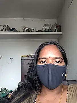 Snapshot of Tamil_Sangeetha chatting on 04/24/26, 04:15 Tamil Sangeetha online show from 04/24/26, 04:15