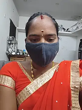 Snapshot of Tamil_Sangeetha chatting on 05/08/26, 11:43 Tamil Sangeetha online show from 05/08/26, 11:43