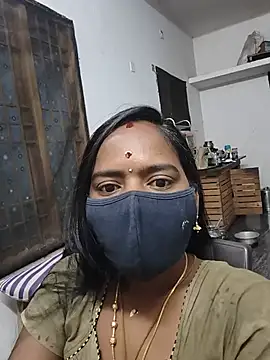 Snapshot of Tamil_Sangeetha chatting on 05/15/26, 12:28 Tamil Sangeetha online show from 05/15/26, 12:28