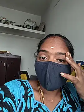 Snapshot of Tamil_Sangeetha chatting on 05/15/26, 11:12 Tamil Sangeetha online show from 05/15/26, 11:12